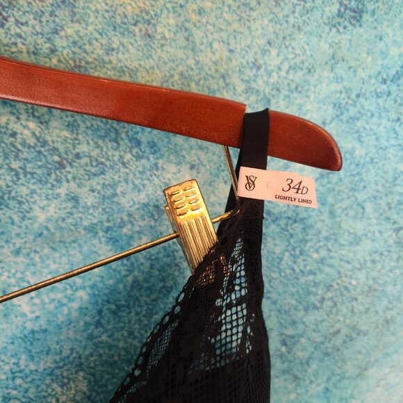 Victoria Secert Lace Bra - Picture 3 of 3